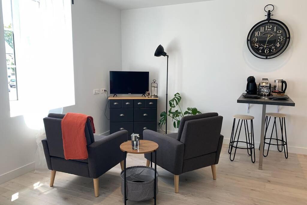 Le Petit Loft - Studio - Wifi - Coeur De Ville - Parking Pont-lʼAbbé エクステリア 写真